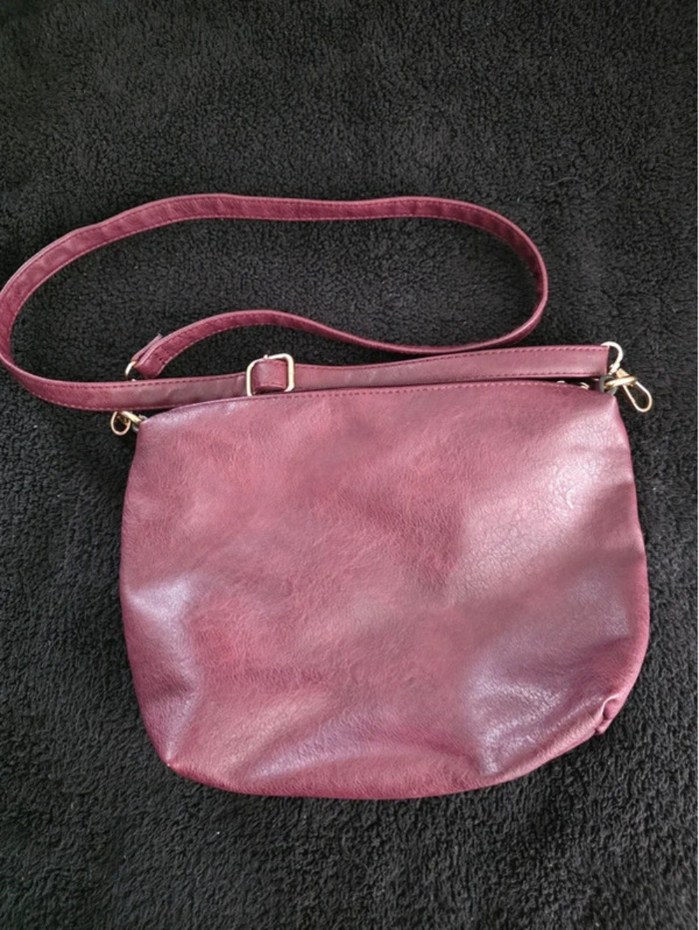 Dasein burgundy crossbody bag with adjustable strap and wristlet